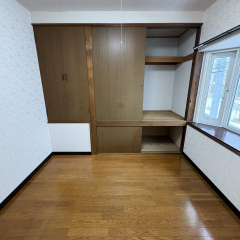 室蘭市宮の森町2丁目1-43戸建の洋室