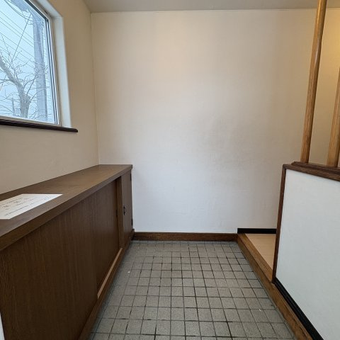 室蘭市宮の森町2丁目1-43戸建の玄関