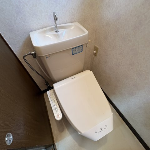 室蘭市宮の森町2丁目1-43戸建のトイレ