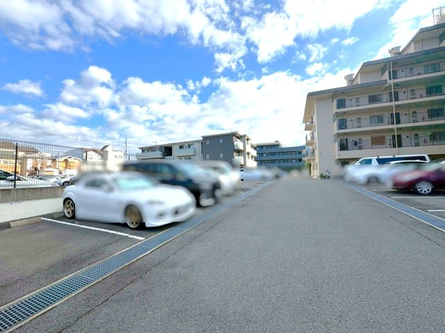 ◆２０２５年６月リノベーション完了◆ペット可◆収納豊富◆南向き◆山科不二サンハイツの駐車場|駐車場