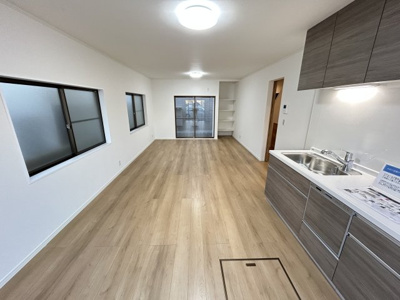 【居間・リビング】 | 津門呉羽町中古戸建