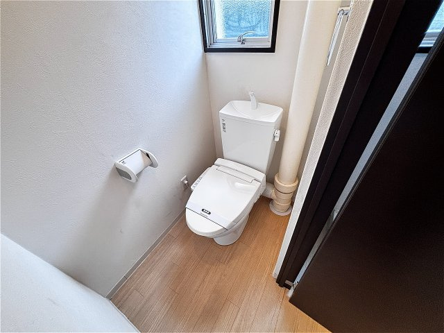 ロイヤルマンション１号棟のトイレ