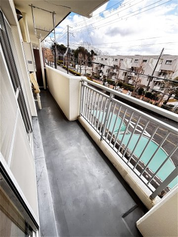 ロイヤルマンション１号棟のバルコニー