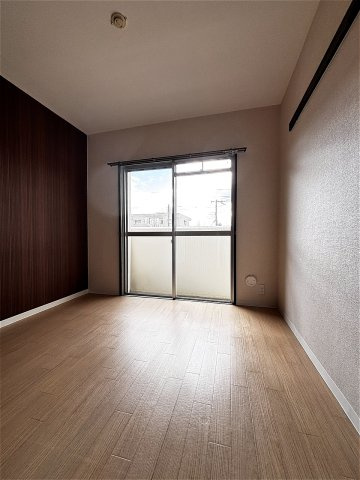 ロイヤルマンション１号棟の居間・リビング