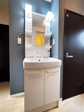 ロイヤルマンション１号棟の独立洗面台