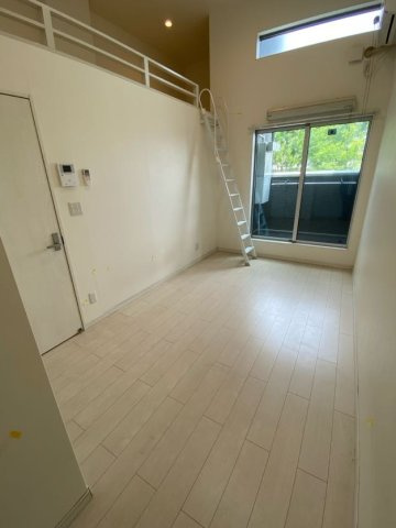 マルシエル神戸の居間・リビング