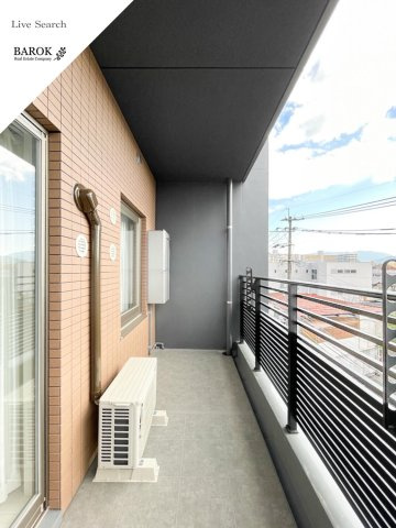 ファーメリー那珂のバルコニー