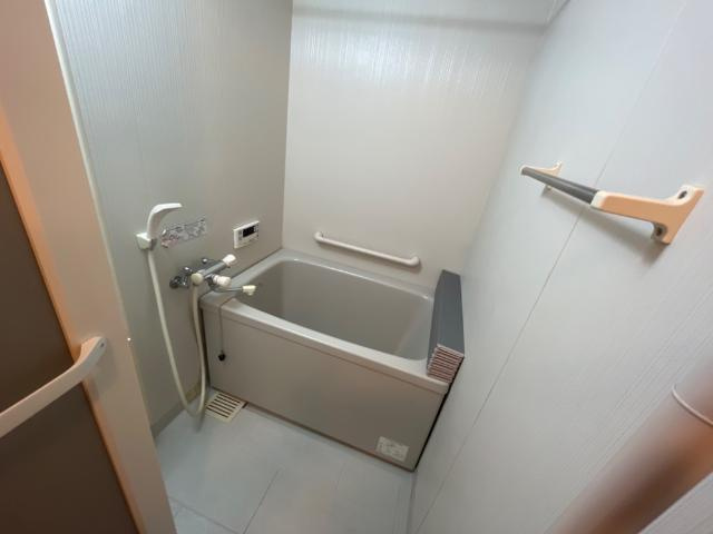 ひまわり　　　刈谷市近郊の賃貸はクラスホーム刈谷店の浴室|バス