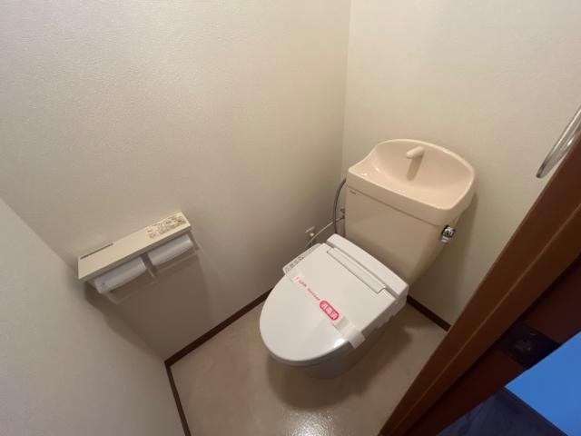 ひまわり　　　刈谷市近郊の賃貸はクラスホーム刈谷店のトイレ|シャワー付トイレ