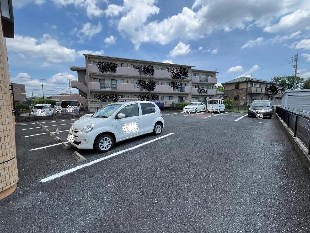 ひまわり　　　刈谷市近郊の賃貸はクラスホーム刈谷店の駐車場|外観写真（昼）