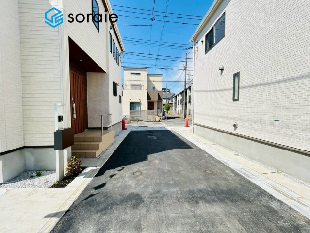 所沢市小手指元町2丁目全8棟　新築戸建の前面道路含む現地写真|4/16撮影