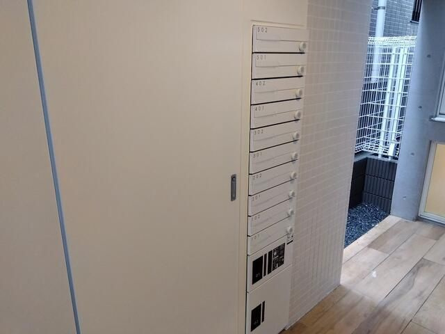 ｔｈｅ１０　　ＡＫＡＢＡＮＥ　ＷＥＳＴのエントランス