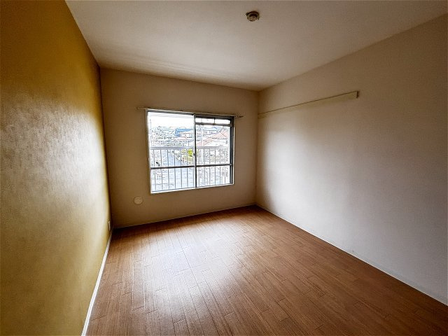 ロイヤルマンション2号棟の寝室