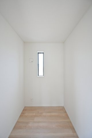 【収納】 | 太田市下田島町第5　クレイドルガーデン　２号棟 | 憧れのウォークインクローゼットでお洋服もたっぷり収納！