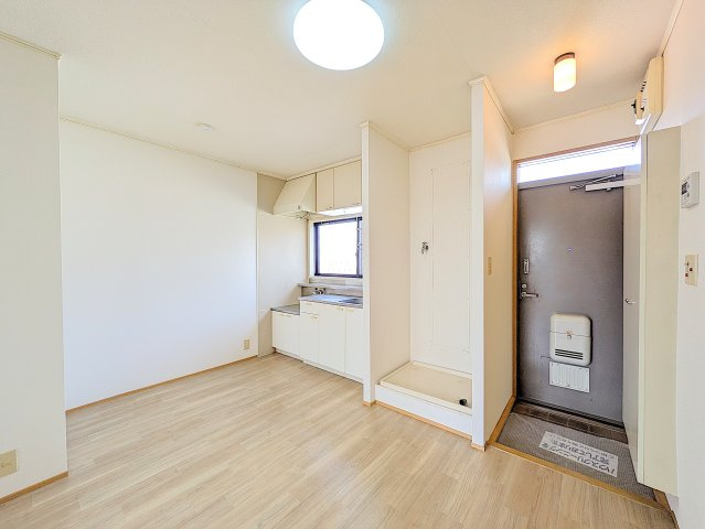 メゾンアージュの居間・リビング