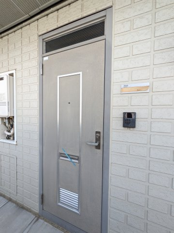 メゾンアージュの玄関