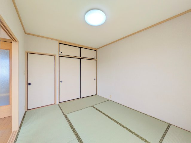 メゾンアージュの和室