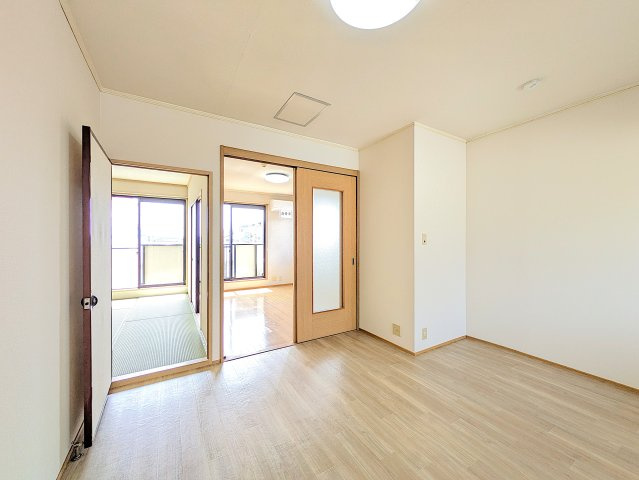 メゾンアージュの居間・リビング