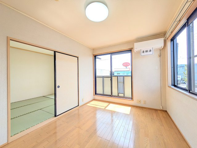 メゾンアージュの居間・リビング