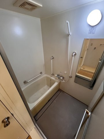 ハイツローレルの浴室|日々の暮らしに欠かせないお風呂です