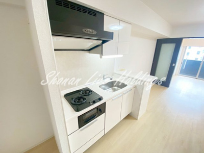 【キッチン】 | セルアージュ横須賀ラヴィッサン | 白を貴重な2口ガスコンロキッチン♪嬉しい都市ガス！