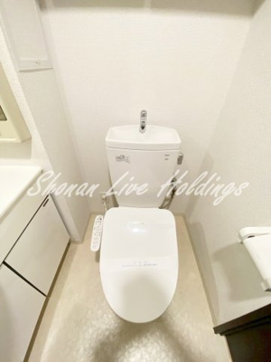 【トイレ】 | セルアージュ横須賀ラヴィッサン | 温水洗浄便座付き