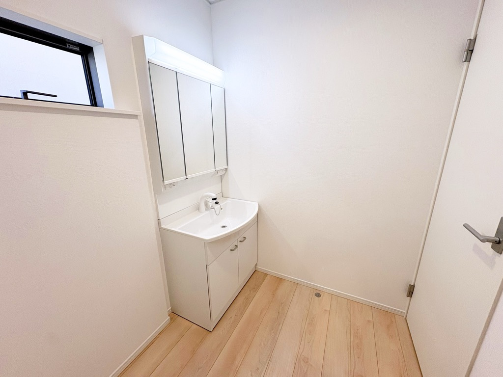 クレイドルガーデン和歌山市和歌浦中第1　1号棟の独立洗面台