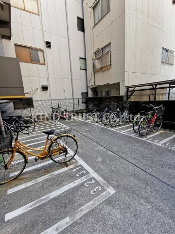 SERENiTE天六西の駐車場|駐車場があるので、車を買う予定の方も安心です