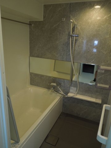 夙川松風公園アーバンライフの浴室|きれいなお風呂です