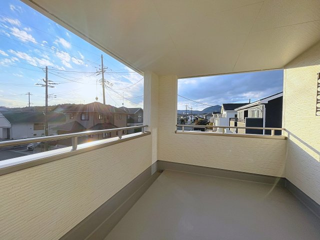 新築戸建・新築建売　いわき市平下平窪１期　平四小・平一中のバルコニー|南側のバルコニーは陽当たりが良くお洗濯物も良く乾きそうです！