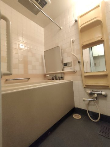 早稲田団地3-23-3号棟の浴室|ゆったり過ごせるお風呂です