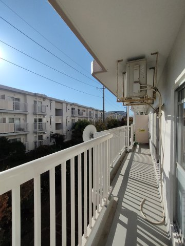 早稲田団地3-23-3号棟のバルコニー|落ち着いた時間を過ごせるバルコニーです