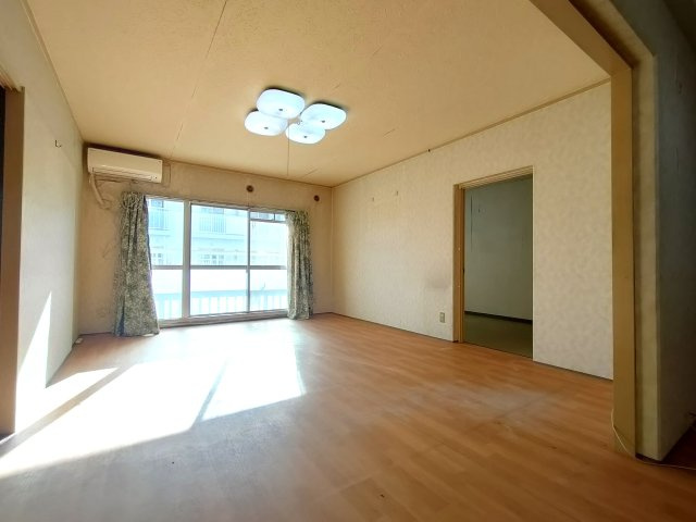 早稲田団地3-23-3号棟の居間・リビング|ゆったり過ごせる居間です