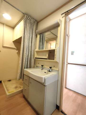 早稲田団地3-23-3号棟の洗面所|脱衣スペースもあります