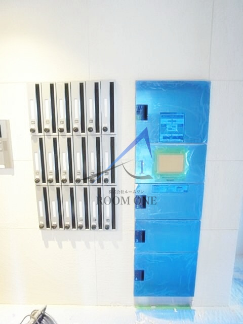 リブリ・ヒルサイド銀杏坂のその他共用部分|集合ポストと宅配ボックスです。