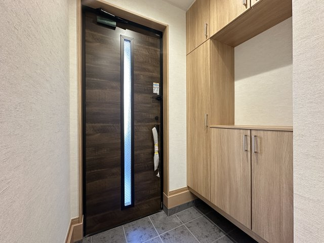 神戸市垂水区西舞子4丁目新築戸建の玄関