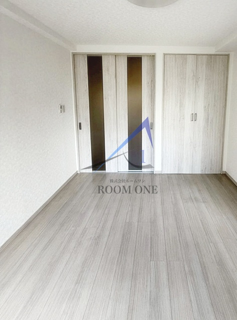 スカイパレスアポロンの居間・リビング|洋室のお部屋です。