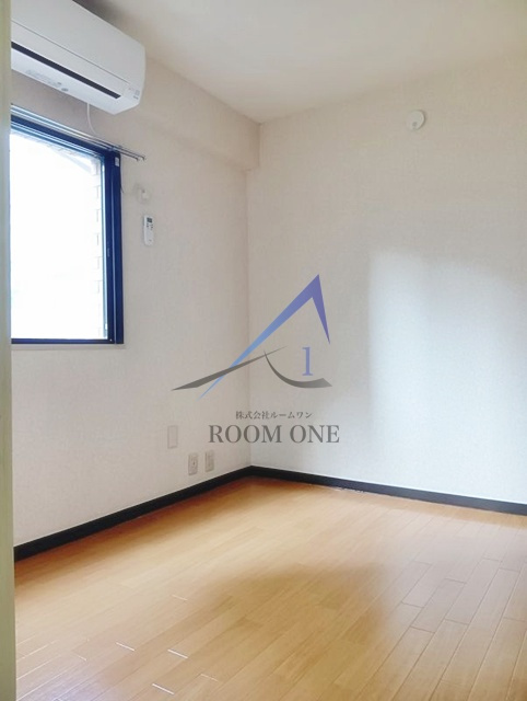 ライオンズプラザ芝公園の居間・リビング|洋室のお部屋です。