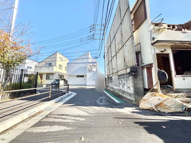 【前面道路含む現地写真】