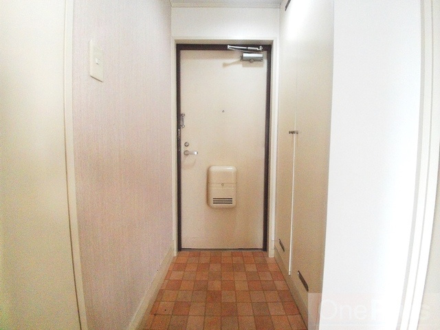 リゾーム灘の玄関