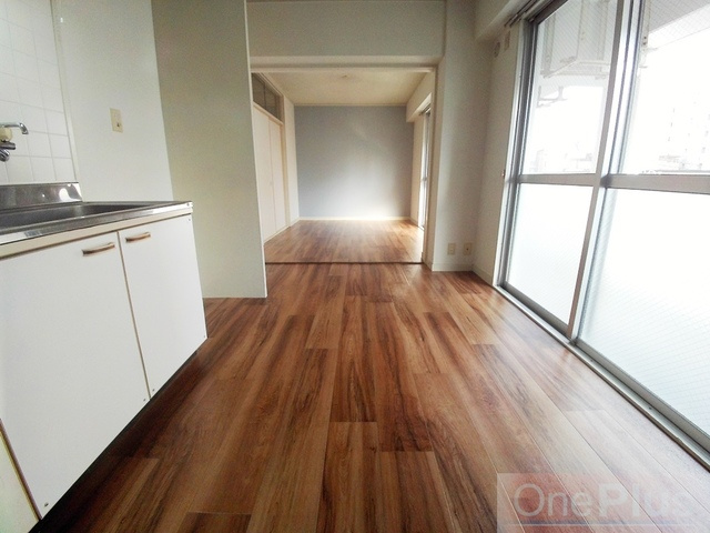 リゾーム灘の居間・リビング