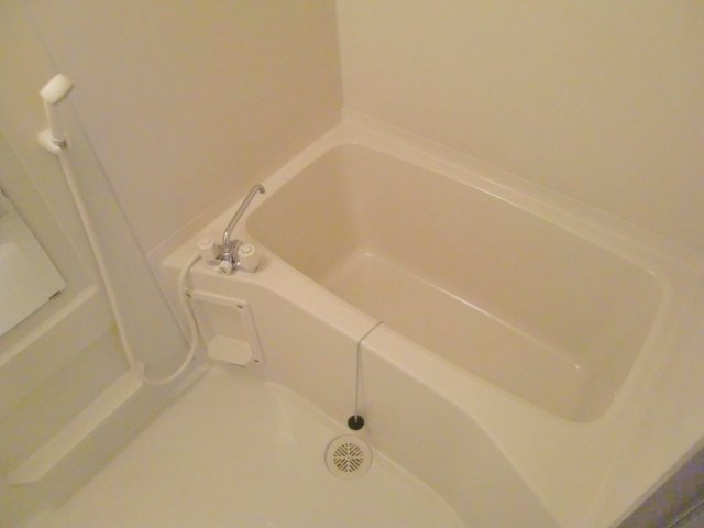 カーサ・ドゥ・テソロの浴室|日々の暮らしに欠かせないお風呂です