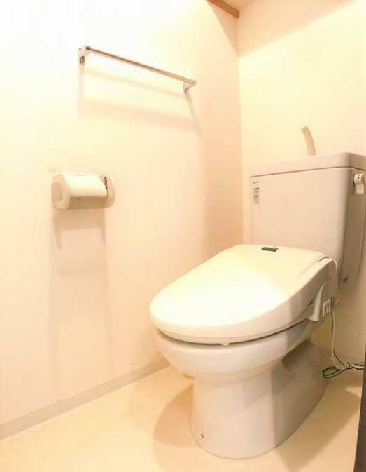 クリスタルコートのトイレ|他部屋参考写真