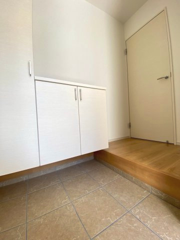 【価格改定】京都市西京区大枝沓掛町の玄関|シューズクローゼット付きで、玄関まわりをすっきり保てます。