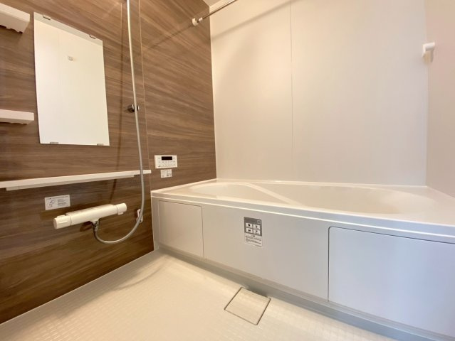 【価格改定】京都市西京区大枝沓掛町の浴室|一日の疲れを癒せる、約1坪のゆとりある浴室。