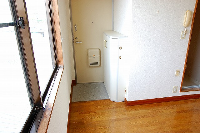 コーポ萩の玄関|収納もある玄関です