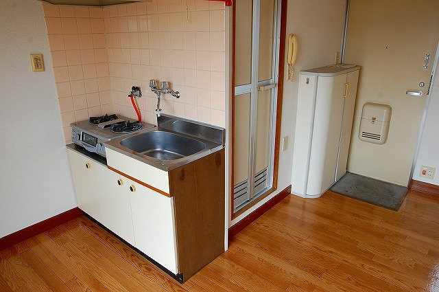 コーポ萩のキッチン|コンパクトなキッチンで掃除もラクラク