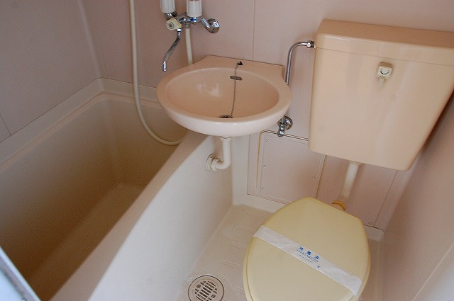 コーポ萩の浴室|日々の暮らしに欠かせないお風呂です