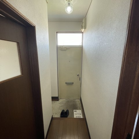 コーポ上岡の玄関