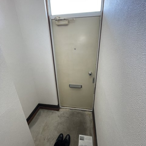 コーポ上岡の玄関